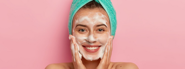Glow Naturally: La Pink's Ubtan & Vitamin C Face Wash for Radiant Summer Skin
